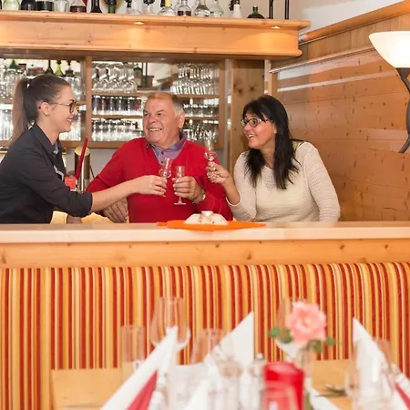 Landgasthof Alpenblick アルテンマルクト・イム・ポンガウ